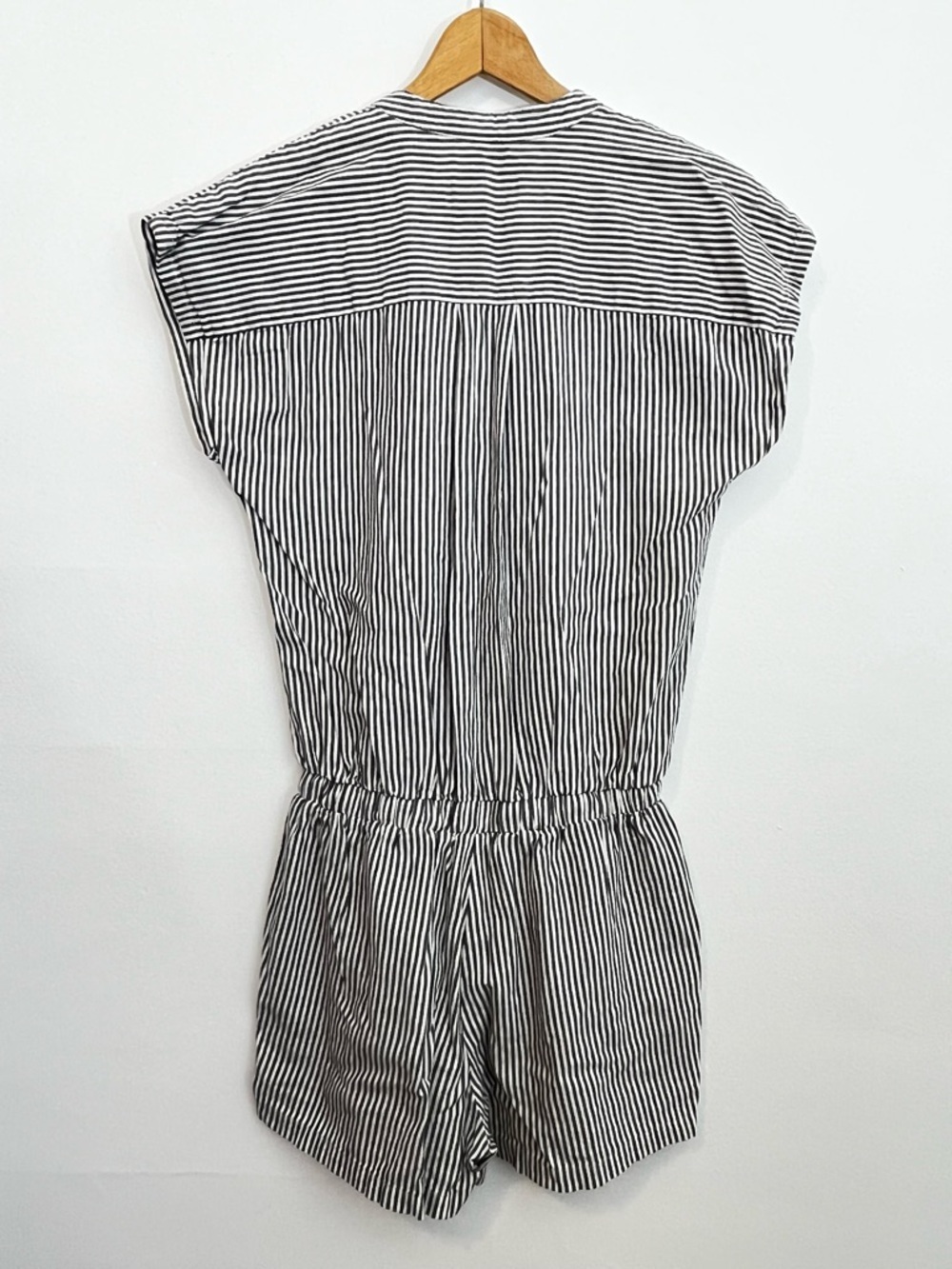 Michael Stars Talula Striped Romper Gray White Drawstring Button Front Pockets - Picture 7 of 9